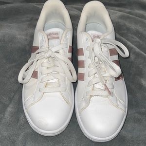 May have worn once or twice. White/mauve Adidas women tennis shoes